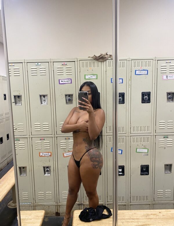 Melanie - Image 5