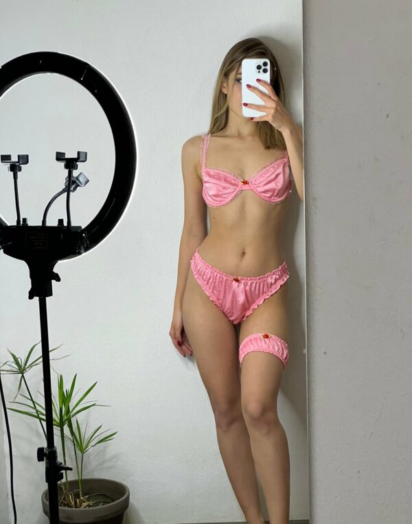 Kate - Image 6