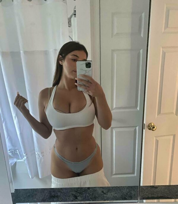 Lexi - Image 4